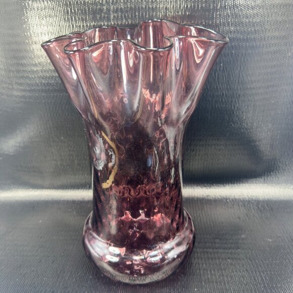 Mid Century Amythest Purple Glass Wavy Vase Fluted Wavy Swung Top Optic Vase VTG - Picture 11 of 11